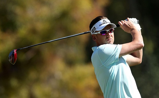 Ian Poulter Wearing Oakley Flak Jacket XLJ Golf Sunglasses at 2014 Masters Tournament